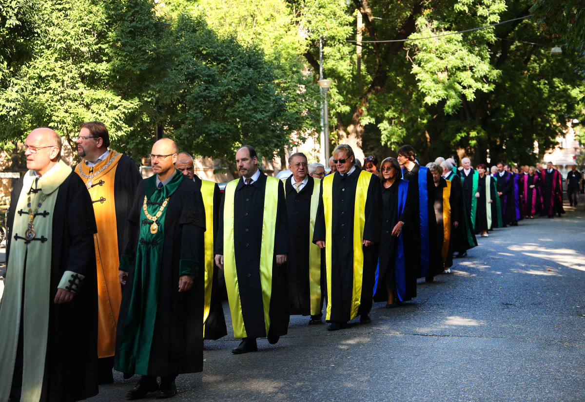 Szeged, Szegedi Tudományegyetem, tanévnyitó, szenátusi ülés, TIK, SZTE, professzor, egyetem, diák, egyetemista, oktatás