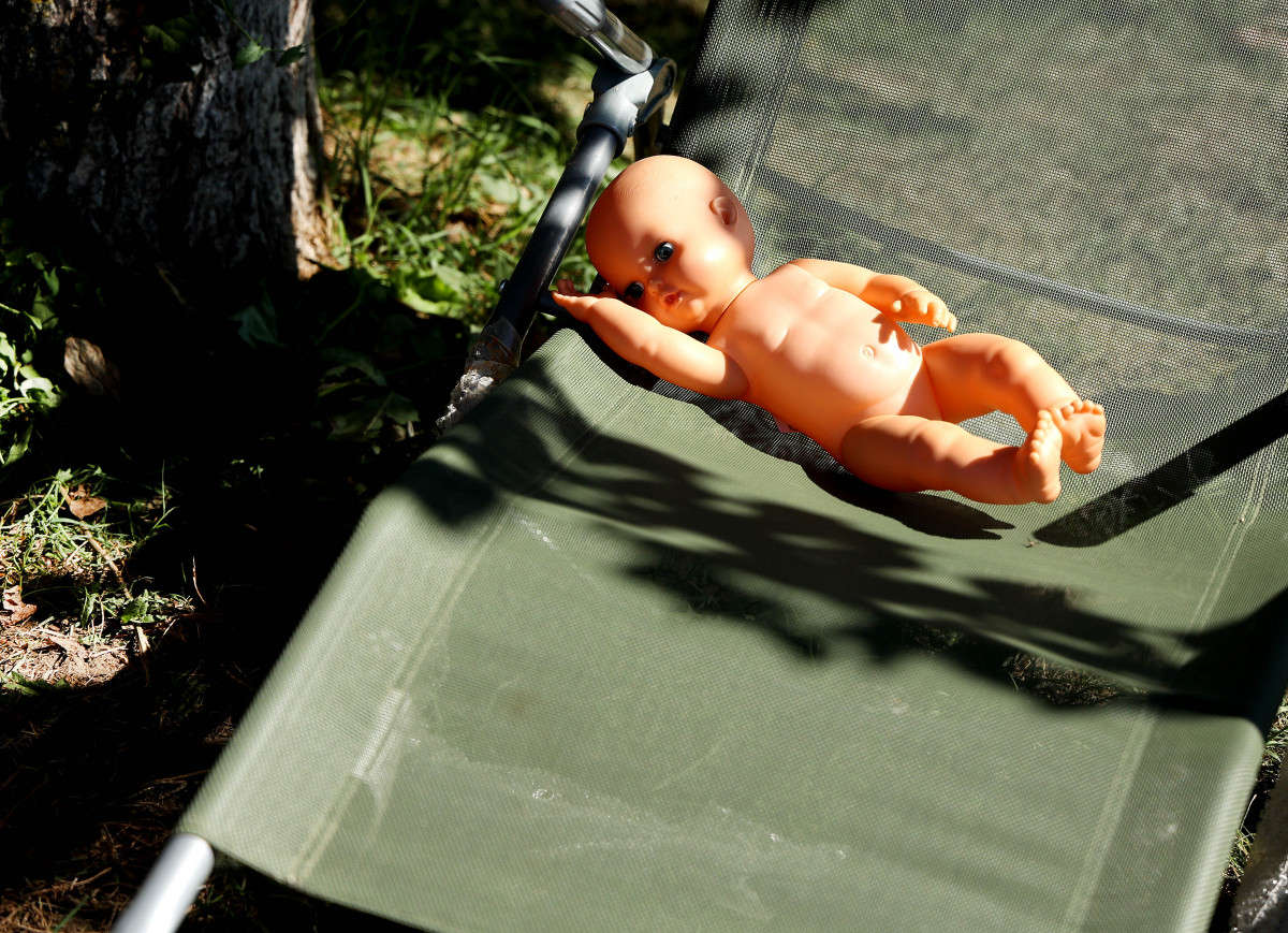 Szeged, játék baba, gyerekjáték, játék, elveszett, gyerek