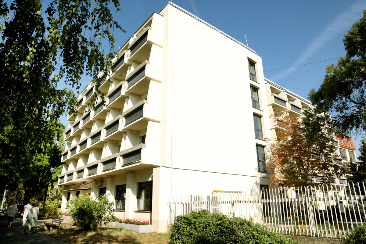 Szeged, idősotthon, Kálvária sugárút, megújult, átadás, dr. Binszki József, kerekesszék, öreg, idős, nyugdíjas, gondozás, ápoló