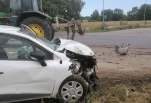 Traktor és személyautó ütközött Kabánál