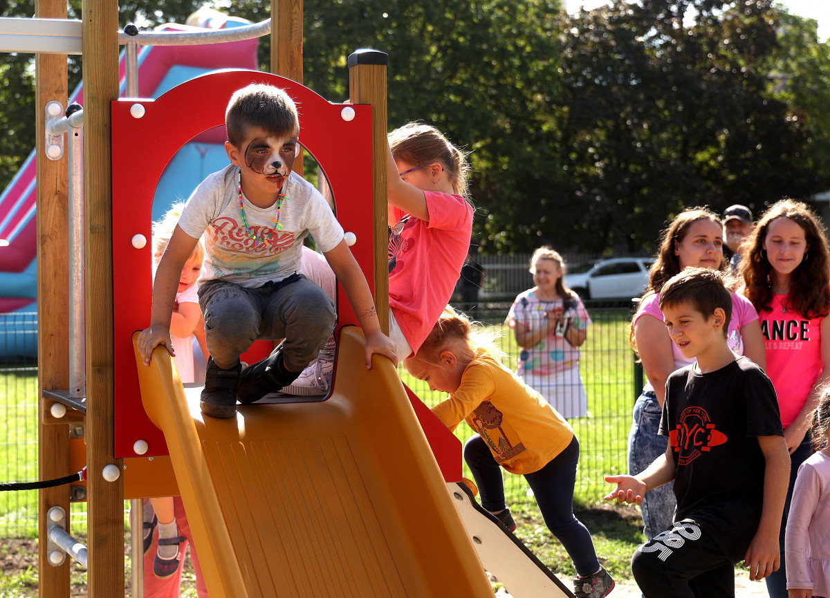 Szeged, önkormányzat, Felsőváros, játszótér, Botka László, átadás, gyerekek