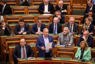 Kósa Lajos a parlamentben