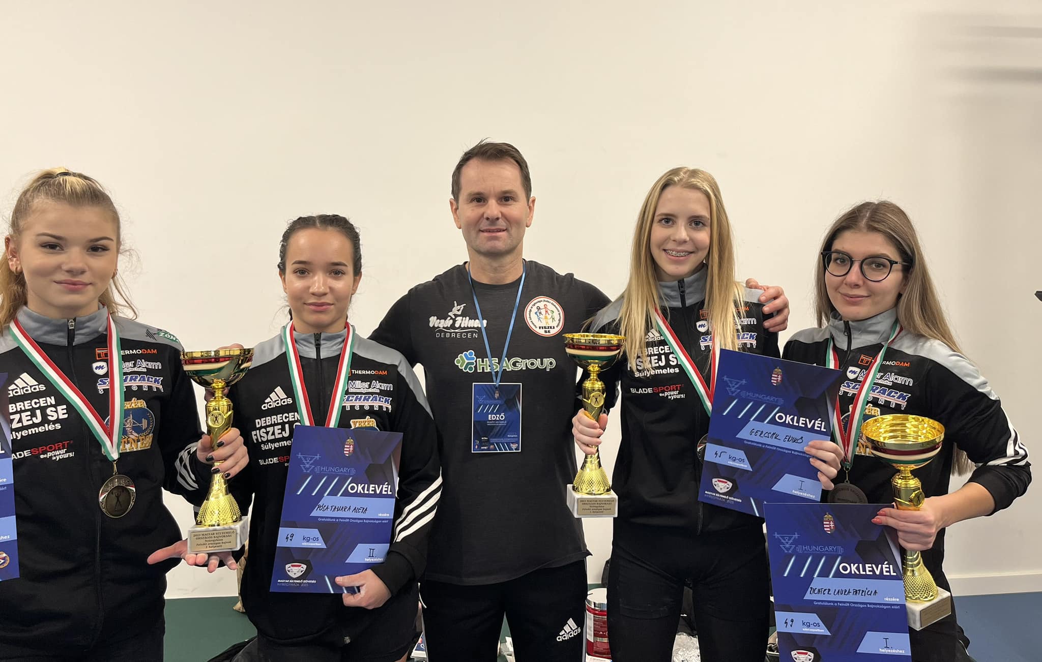 FISZEJ SE súlyemelők