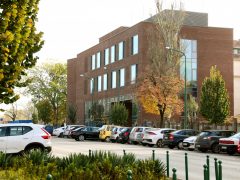 Szeged, SZTE, Szent-Györgyi Albert Gyermekgyógyászati Klinika és Gyermekegészségügyi Központ, Gyermek- és Ifjúságpszichiátriai Osztály, új épület, klinika, átadás, gyermekklinika