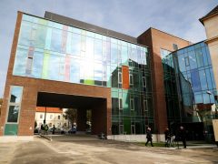 Szeged, SZTE, Szent-Györgyi Albert Gyermekgyógyászati Klinika és Gyermekegészségügyi Központ, Gyermek- és Ifjúságpszichiátriai Osztály, új épület, klinika, átadás, gyermekklinika