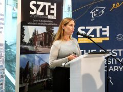 Szeged, SZTE, Szent-Györgyi Albert Gyermekgyógyászati Klinika és Gyermekegészségügyi Központ, Gyermek- és Ifjúságpszichiátriai Osztály, új épület, klinika, átadás, gyermekklinika