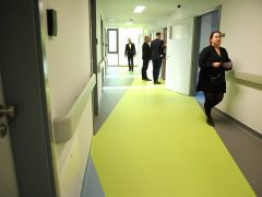 Szeged, SZTE, Szent-Györgyi Albert Gyermekgyógyászati Klinika és Gyermekegészségügyi Központ, Gyermek- és Ifjúságpszichiátriai Osztály, új épület, klinika, átadás, gyermekklinika