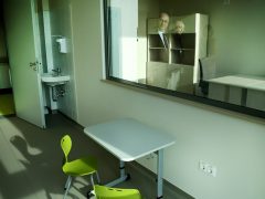 Szeged, SZTE, Szent-Györgyi Albert Gyermekgyógyászati Klinika és Gyermekegészségügyi Központ, Gyermek- és Ifjúságpszichiátriai Osztály, új épület, klinika, átadás, gyermekklinika