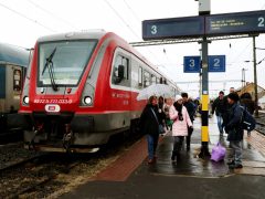 Szeged, Lázár János, vonat járat, Szeged-Szabadka, vasút, vonat, közlekedés, MÁV, vasútállomás