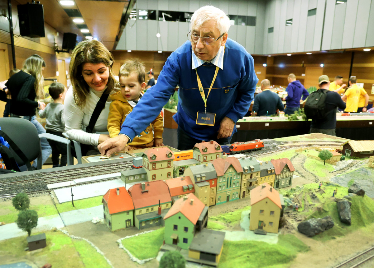Szeged, vasútmodell kiállítás, Agóra, vasút, vonat, hobbi
