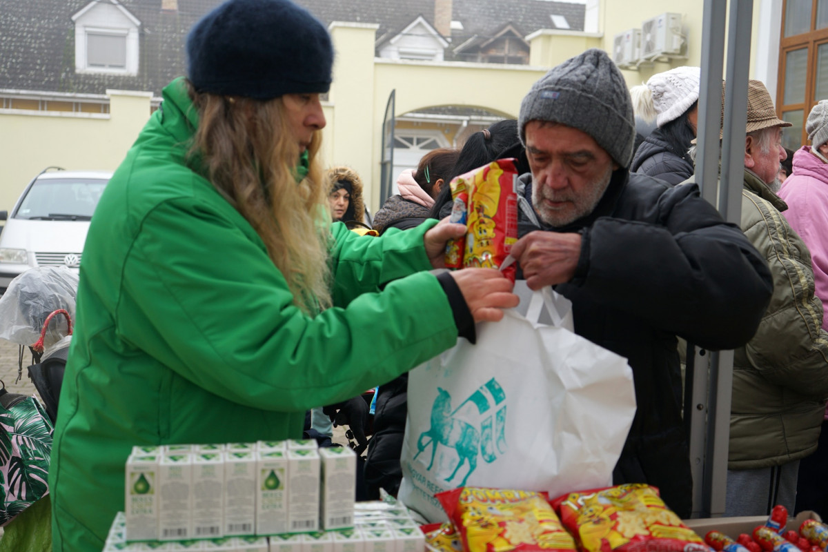 Magyar Református Szeretetszolgálat adományosztása Debrecenben