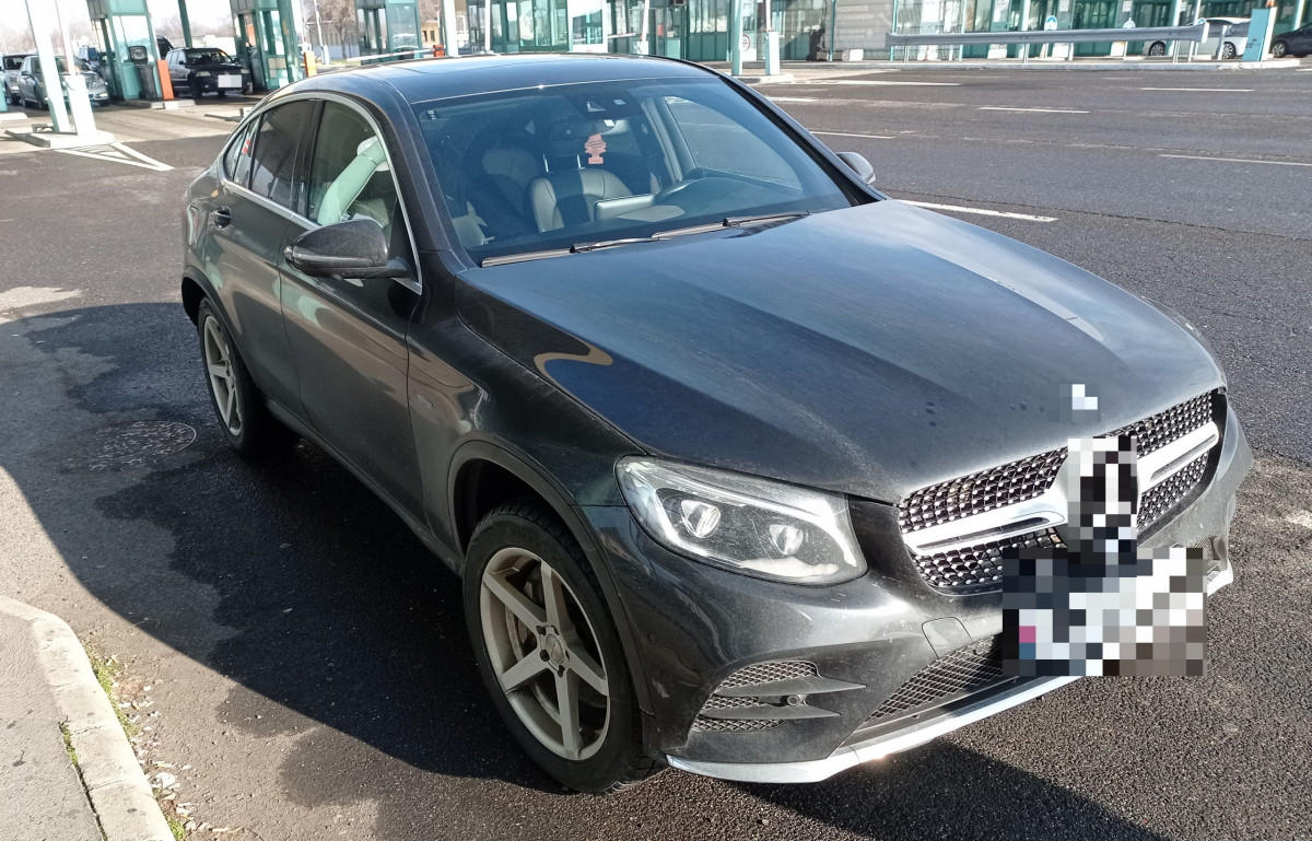 Körözött autóval bukott le egy férfi Röskén. Fotó: police.hu.