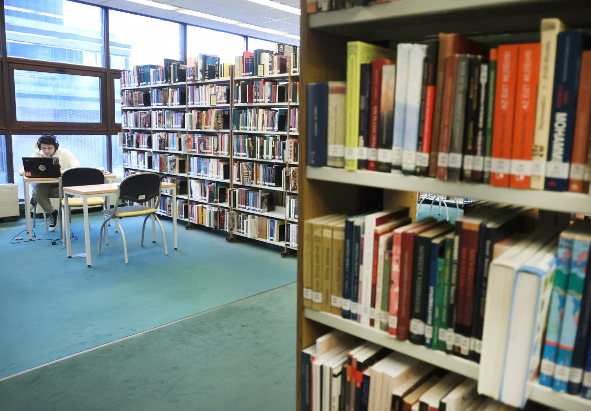 Szeged, Somogyi könyvtár, olvasás, internet, kultura, program, könyv