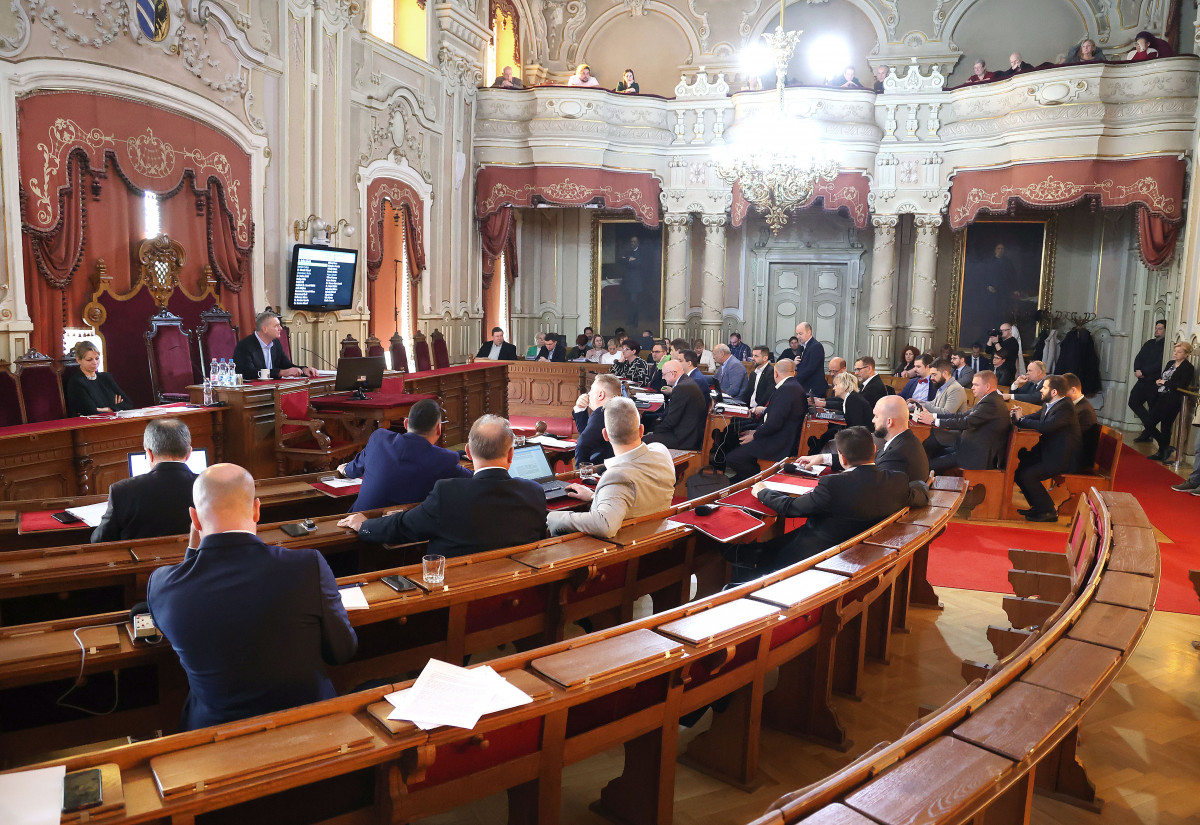 Szeged, közgyűlés, városháza, önkormányzat, önkormányzati képviselők