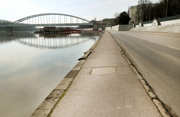 Szeged, áradás, árad, Huszár Mátyás rakpart, rakpart, Tisza, folyó