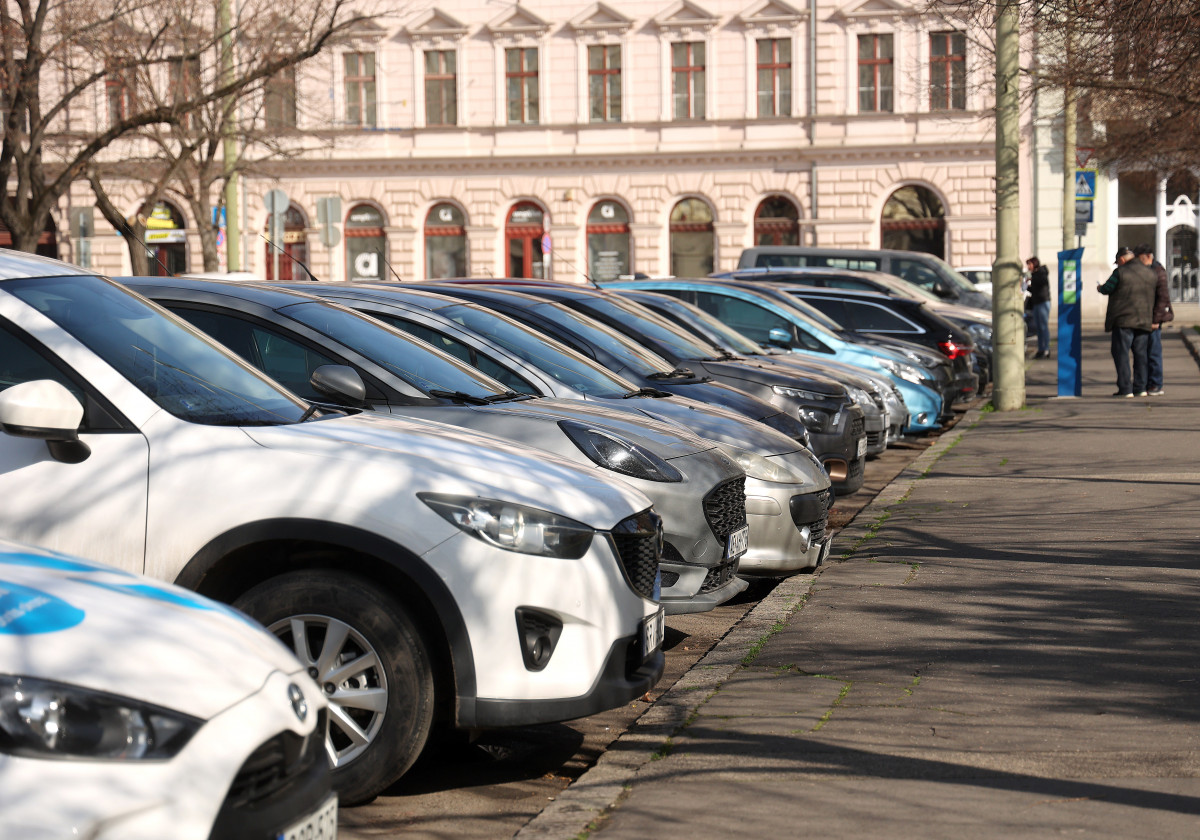 Szeged, parkolás, parkoló, autó, Széchenyi tér