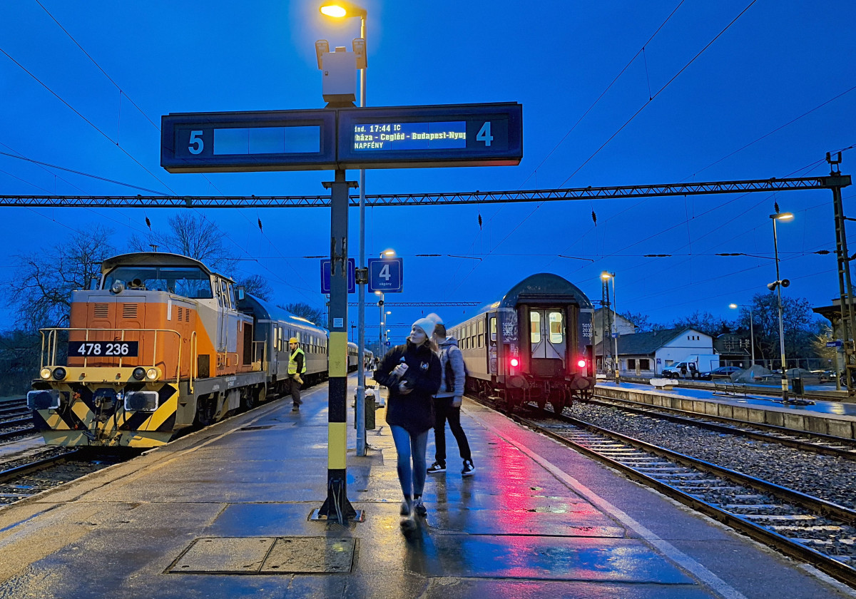 Szeged, vonat, MÁV, vasút, utazás, vasútállomás, Nagyállomás