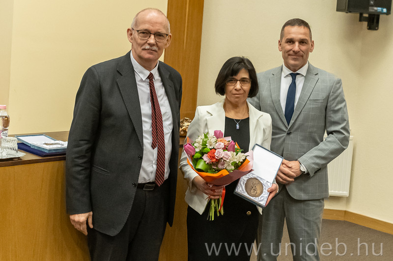 Tudományos elismerést kaptak a Debreceni Egyetem professzorai