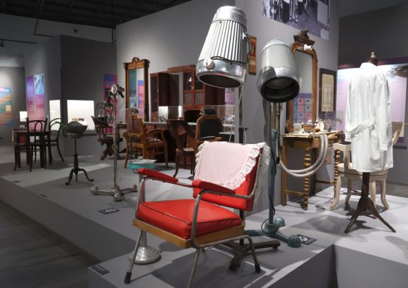 Szeged, A jólfésültség története, kiállítás, Móra Ferenc Múzeum, múzeum, kultura