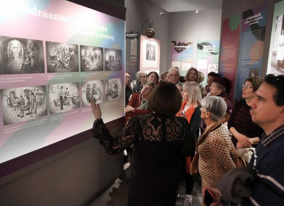 Szeged, A jólfésültség története, kiállítás, Móra Ferenc Múzeum, múzeum, kultura