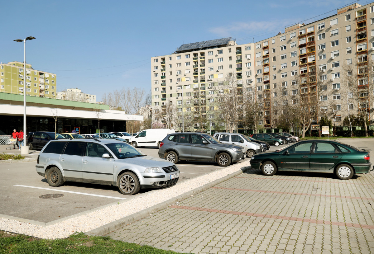 Szeged, Makkosháza Aldi, áruház, parkoló