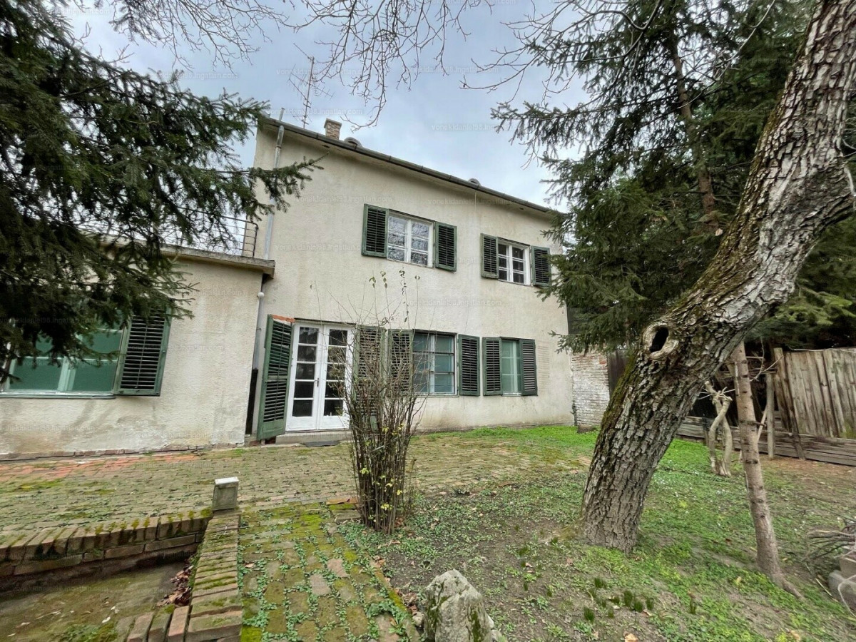 A ház, ahol Szent-Gyögyi Albert is lakott Szegeden. Fotó: ingatlan.com