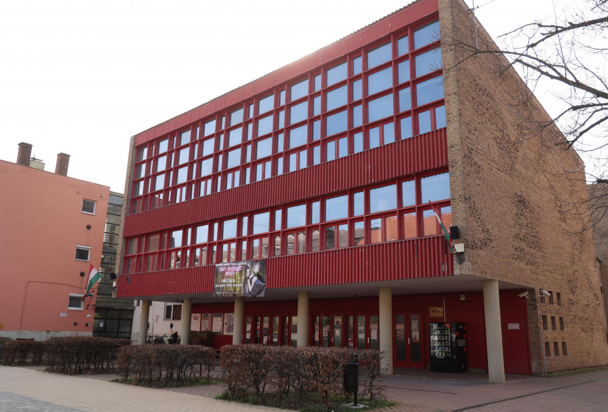 Hódmezővásárhely, Bessenyei Ferenc Művelődési Központ, kultura, színház