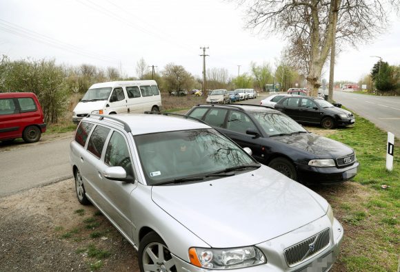 Röszke, határátkelő, autó, figyelmeztet, rendőrség, tilos, parkolás