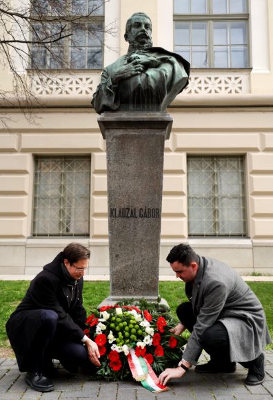 Szeged, Kormányhivatal, március 15., megemlékezés, koszorú, Klauzál szobor