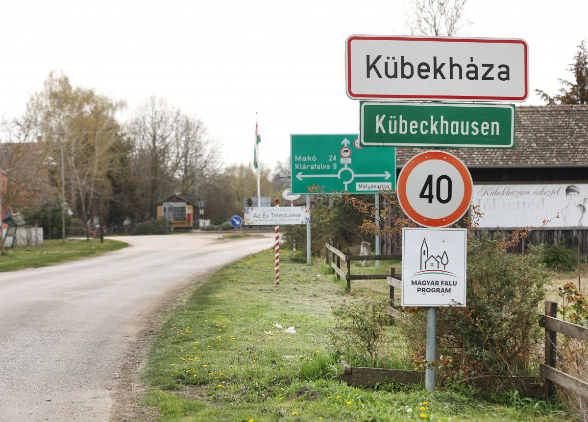 Kübekháza, falu, település