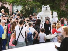 Szeged, ÖZÖN - Óriásbábok áramlása, bábok, óriásbábok, Kövér Béla Bábszínház, Móra park
