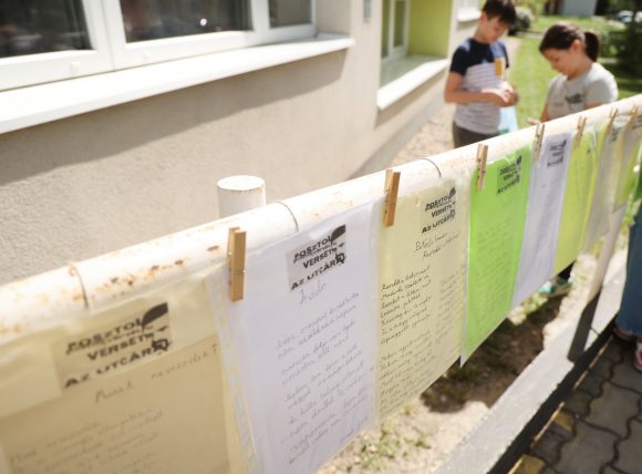 Szeged, Tabán iskola, költészet napja, Posztolj verset, gyerekek, diákok, iskola, oktatás, vers