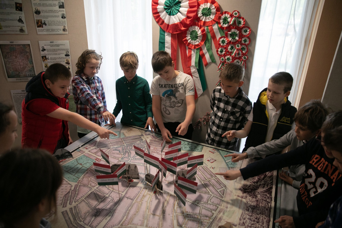 "Debrecen, a rendíthetetlen szikla" - kiállítás