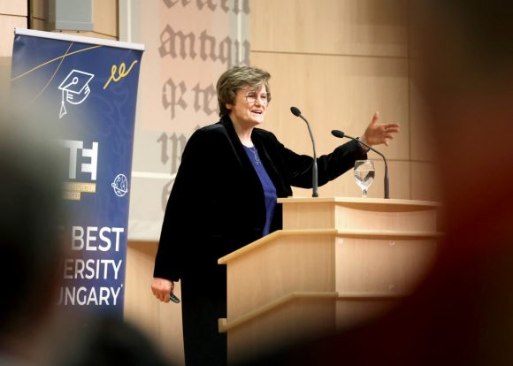 Szeged, Karikó Katalin, ünnepi ülés, Szegedi Tudományegyetem, TIK, Nobel-díj, kiállítás, SZTE, egyetem, ünnepség