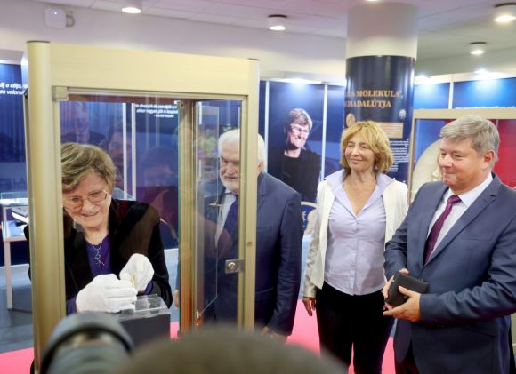 Szeged, Karikó Katalin, ünnepi ülés, Szegedi Tudományegyetem, TIK, Nobel-díj, kiállítás, SZTE, egyetem, ünnepség