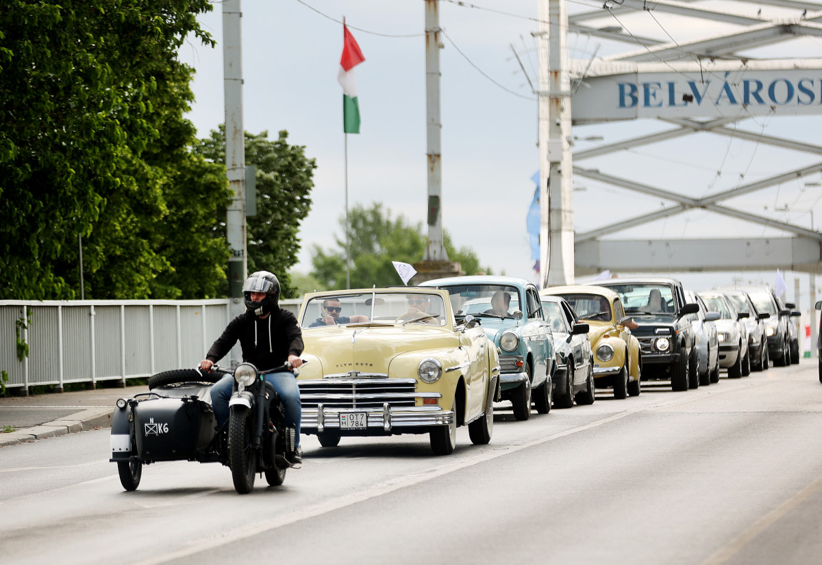 Szeged, Csonka János Technikum, iskola, autós felvonulás, ballagás, autó, motor