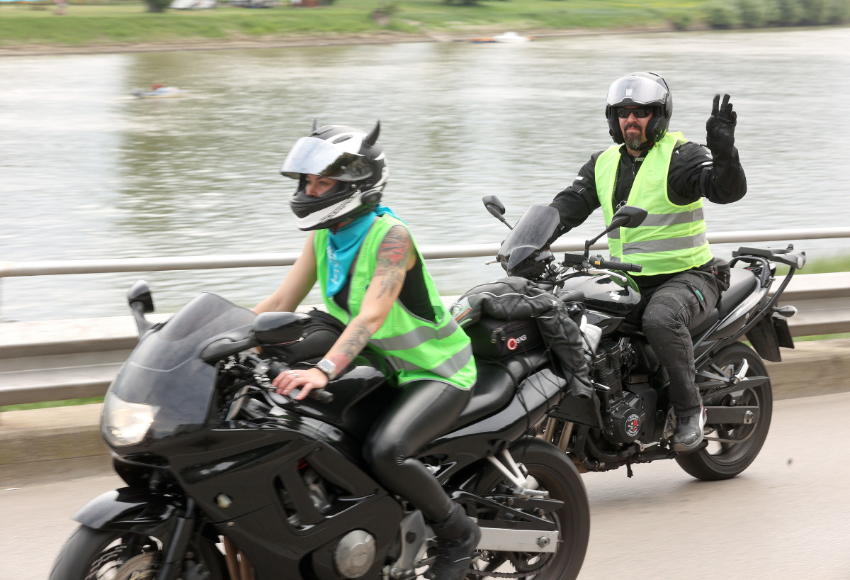 Szeged, Nyújts kezet, Motoros Felvonulás, Reménysugár Alapítvány, motorosok, jótékonyság, Huszár Mátyás rakpart