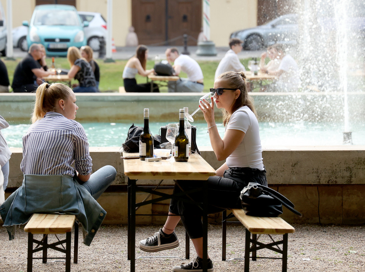 Szeged, megnyitó, Borfesztivál, Széchenyi tér, bor, turizmus, szórakozás