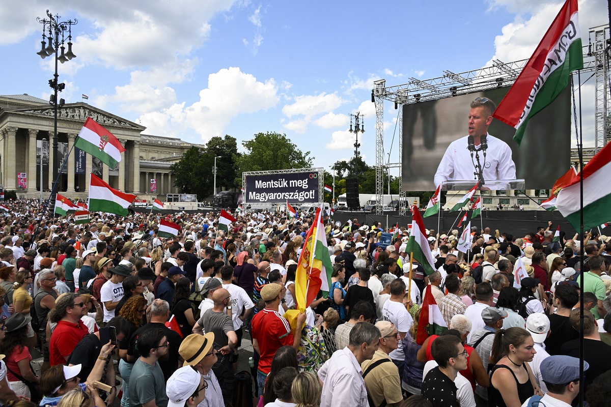 Magyar Péter, a Tisza párt európai parlamenti listavezetője