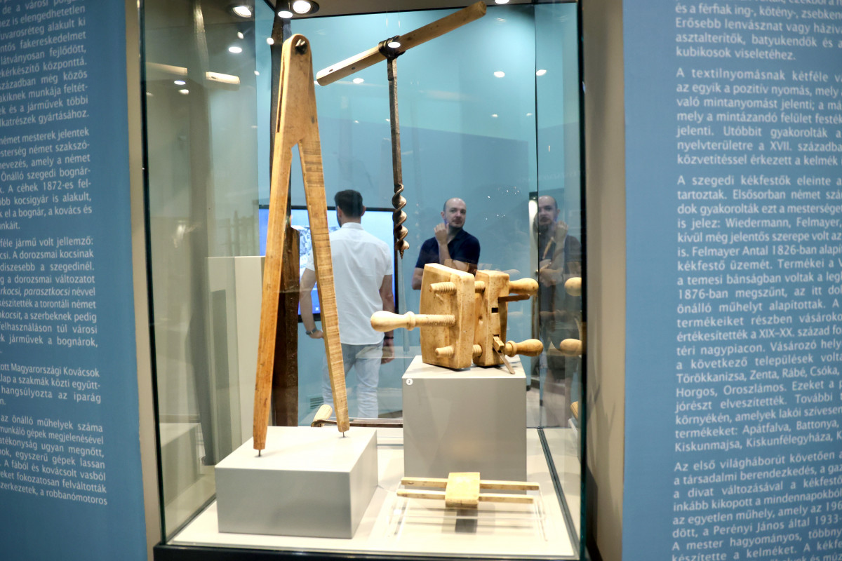 Szeged, néprajzi kiállítás, kiállítás, Móra Ferenc Múzeum, Régi dolgok, A szögediség fundamentuma, Demeter Szilárd, kultura, múzeum