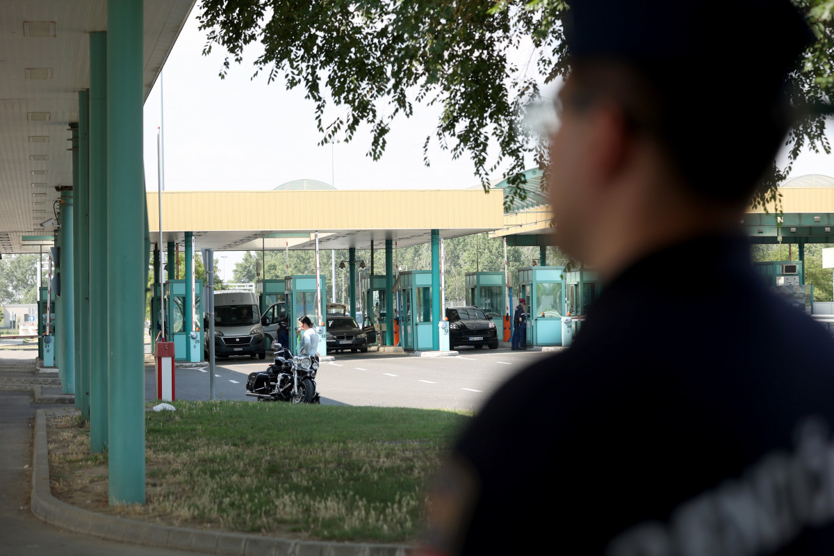 Röszke, sajtótájékoztató, röszkei határátkelő, határátkelő, határ