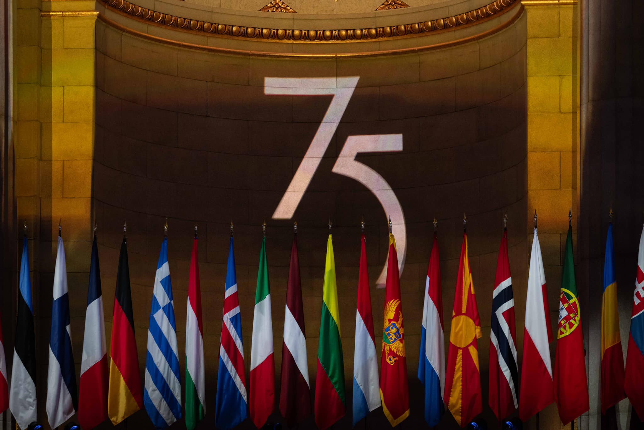 Szijjártó Péter. NATO-csúcs. Amerika.