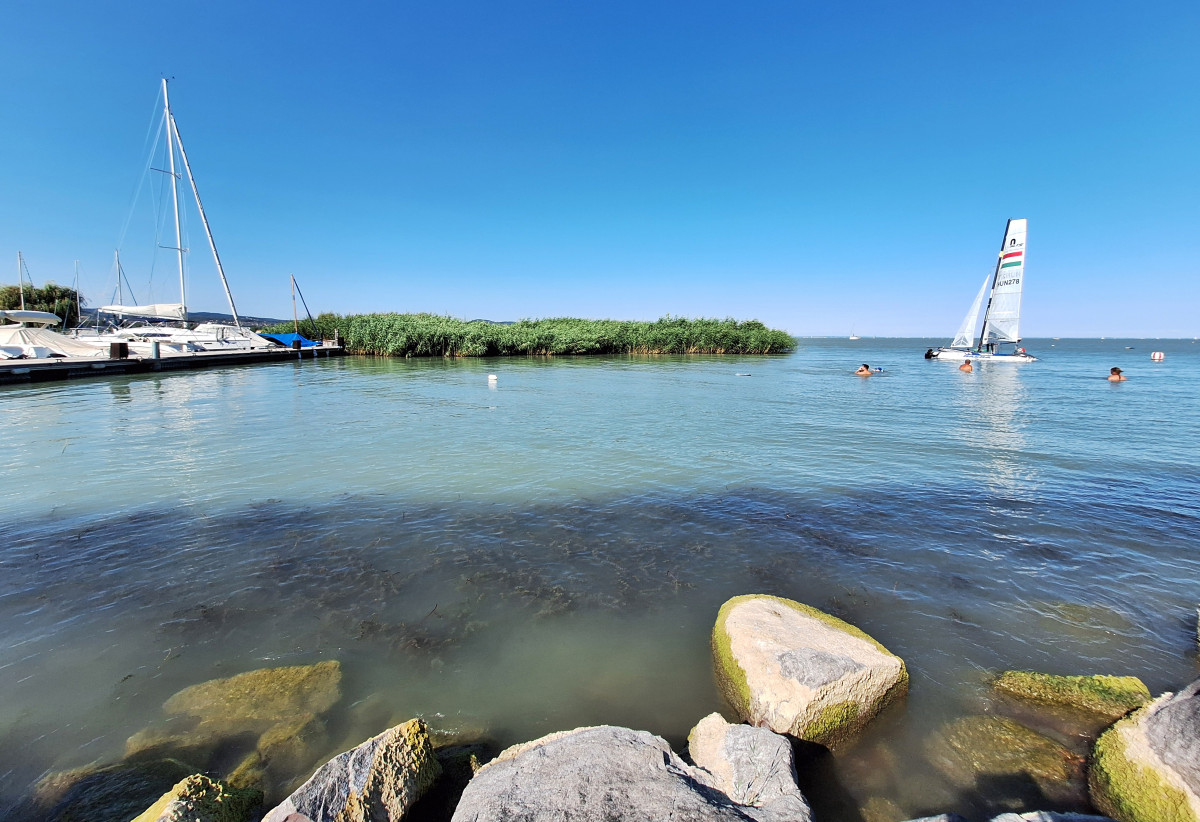 Balaton, Tihany, strand, nyár, nyaralás, vitorlás, turizmus