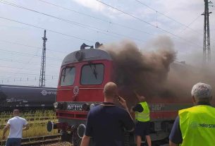 Kigyulladt egy mozdony a debreceni Nagyállomáson