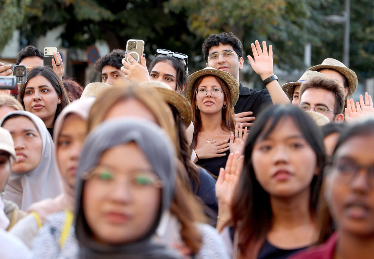 Szeged, nemzetközi hallgatók, külföldi diákok, egyetemisták, egyetem, gólyaeskü, eskütétel, SZTE, Dugonics tér, Rektori Hivatal