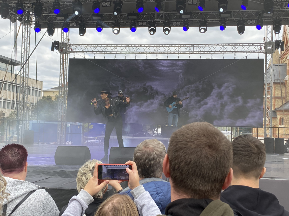 Felszántotta a színpadot Tóth Gabi és a Fricska Táncegyüttes Nyíregyházán