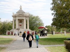 Ópusztaszer, Borszűrő Szent Mihály és Iparosok Napja, Ópusztaszeri Nemzeti Történeti Emlékpark, hagyomány, népművészet, népviselet, néptánc