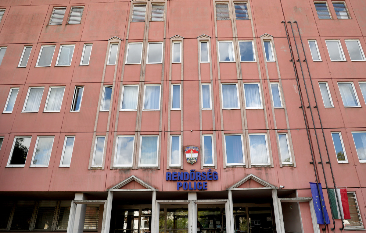 Szeged, veszélyes, Párizsi körút, Szegedi Rendőrkapitányság, épület, rendőrség, lebontják