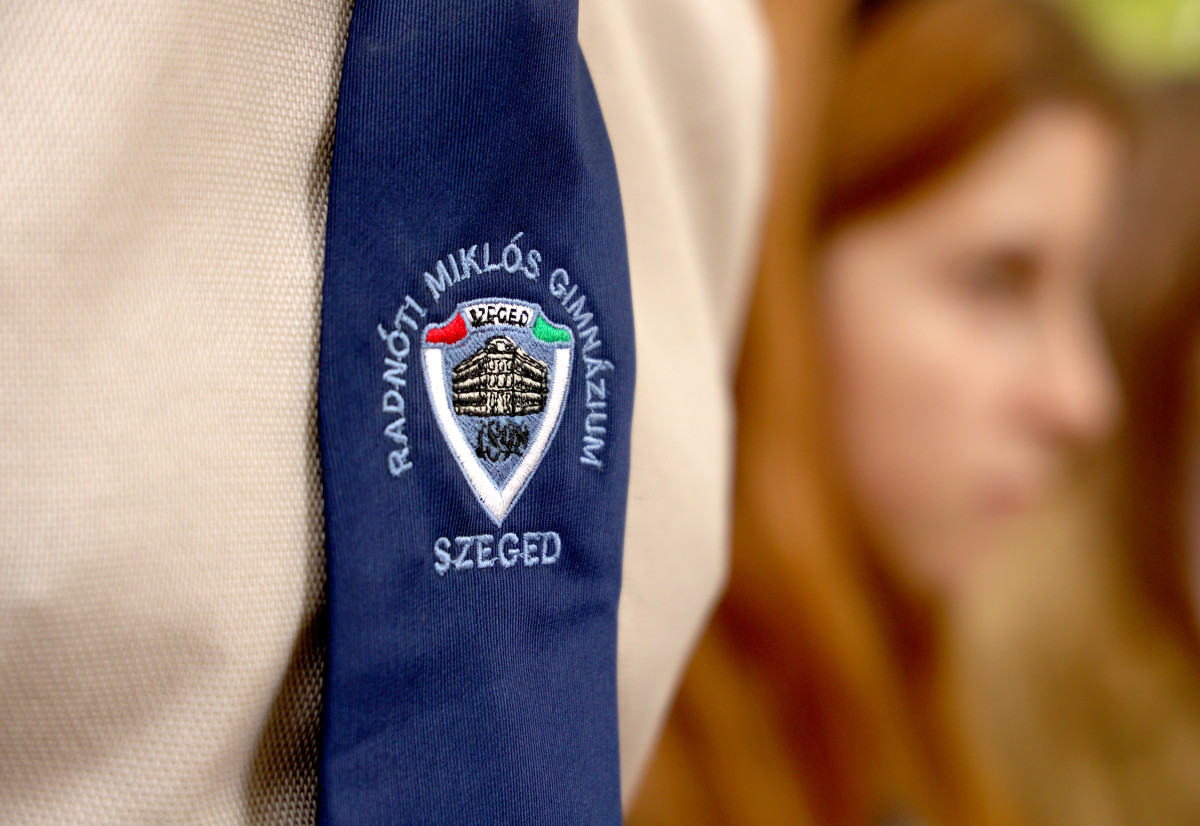 Szeged, Radnóti Miklós Emlékséta, Radnóti Gimnázium, vers, irodalom, kultura