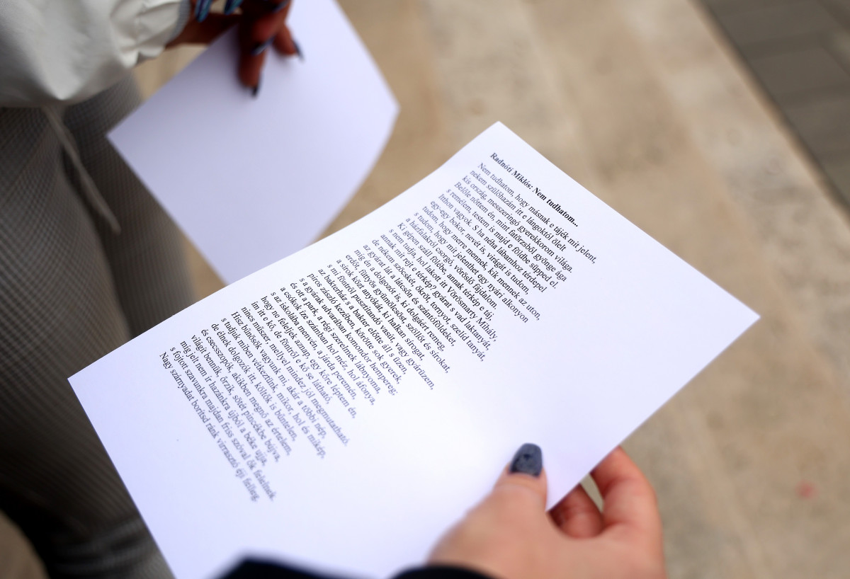 Szeged, Radnóti Miklós Emlékséta, Radnóti Gimnázium, vers, irodalom, kultura